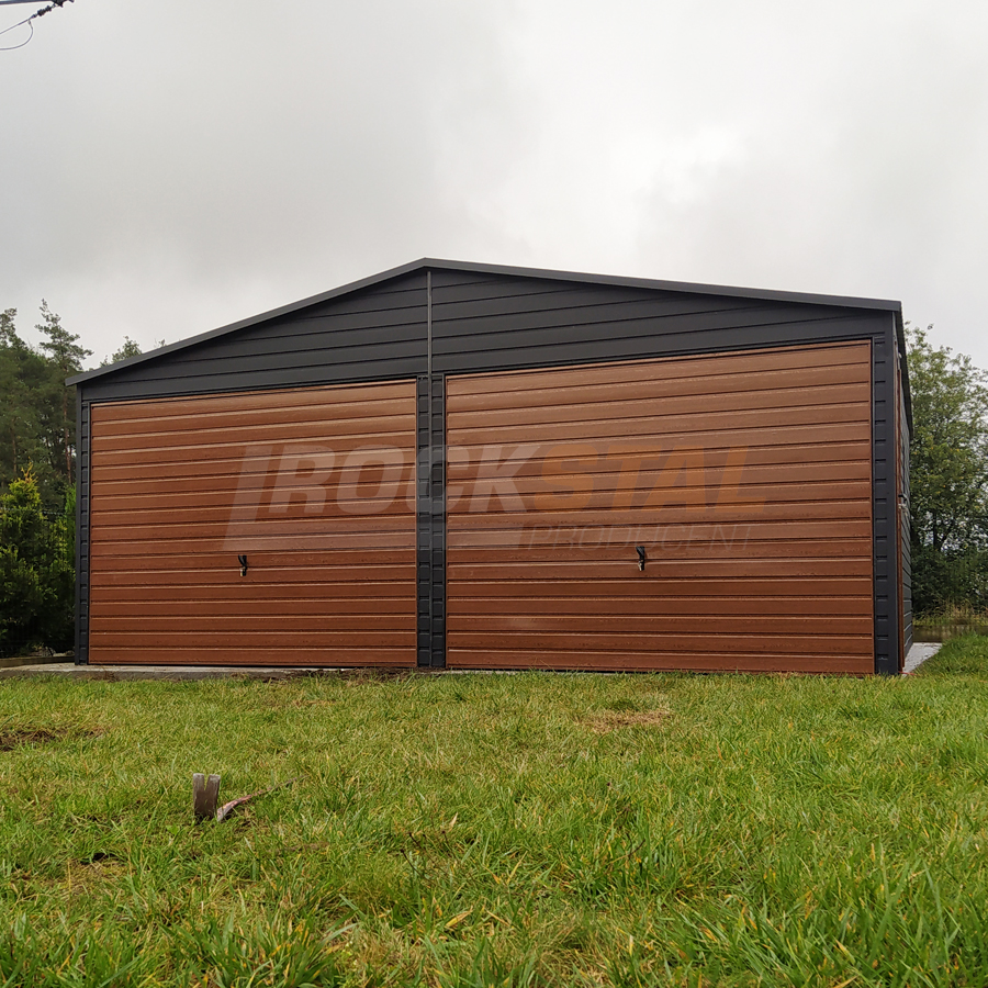 Drewnopodobny garaż blaszany 6x6 m + 2 bramy uchylne