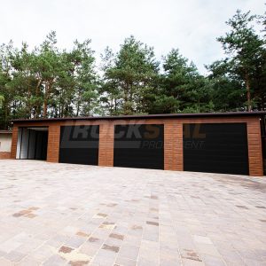 Garaż blaszany 16x6,5 m + cztery bramy segmentowe antracyt